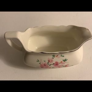 Canarytone gravy boat 1940
